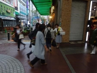 秋雨の三宮センター街に響いたクインテット（五重奏）～神戸のじぎくライオンズクラブ献血推進DAY