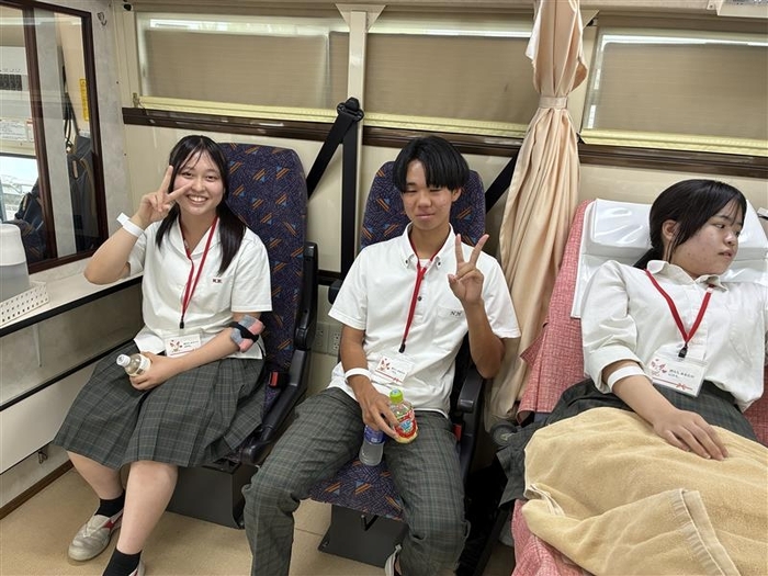 9fdab674-7eac-4b40-b6fe-776e12e5250f.jpg