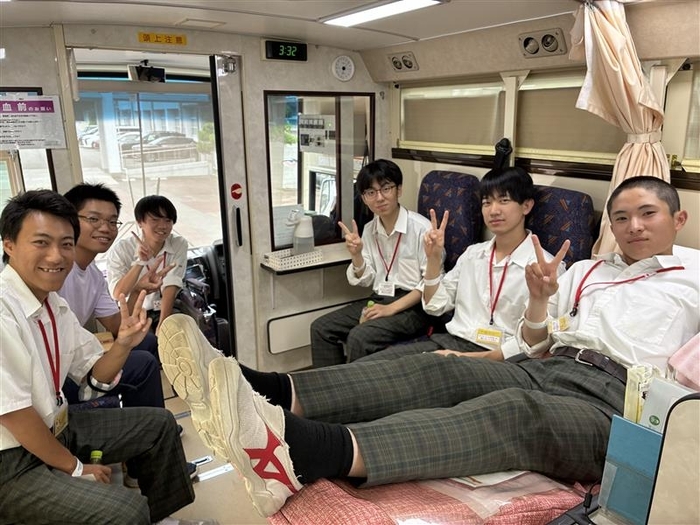 c8b40040-f9ce-4bc1-bbb3-f87fa9169f08.jpg