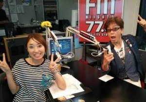 お相手はFM-NIIGATAパーソナリティの上村ともせさん!