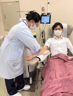 本採血（消毒）の写真