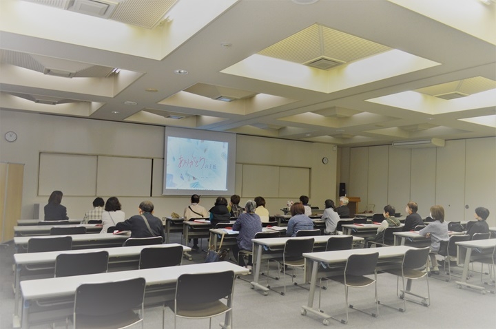多治見市にて活動中の笠原地域民生児童委員協議会の皆さまの写真１