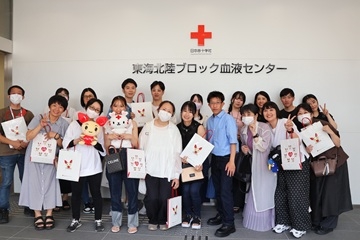 浜松市医師会看護高等専修学校の皆さまの写真2